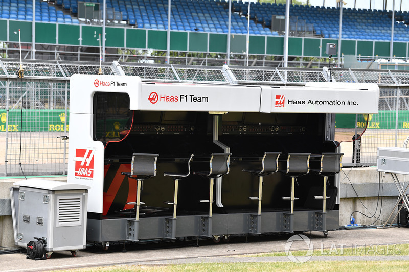 Pit wall Haas F1 pit wall