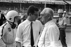 Chris Amon, Ferrari 312, Mauro Forghieri, ingénieur en chef Ferrari et Enzo Ferrari, fondateur et propriétaire