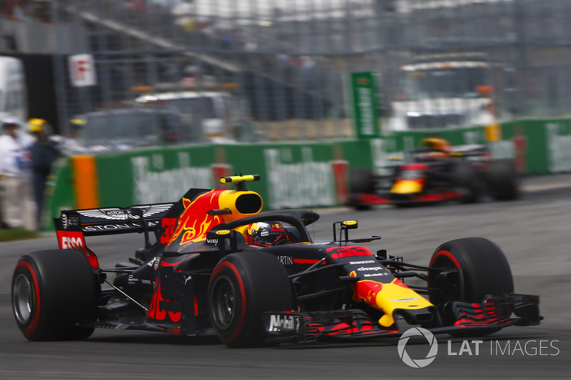 Max Verstappen, Red Bull Racing RB14, devant Daniel Ricciardo, Red Bull Racing RB14