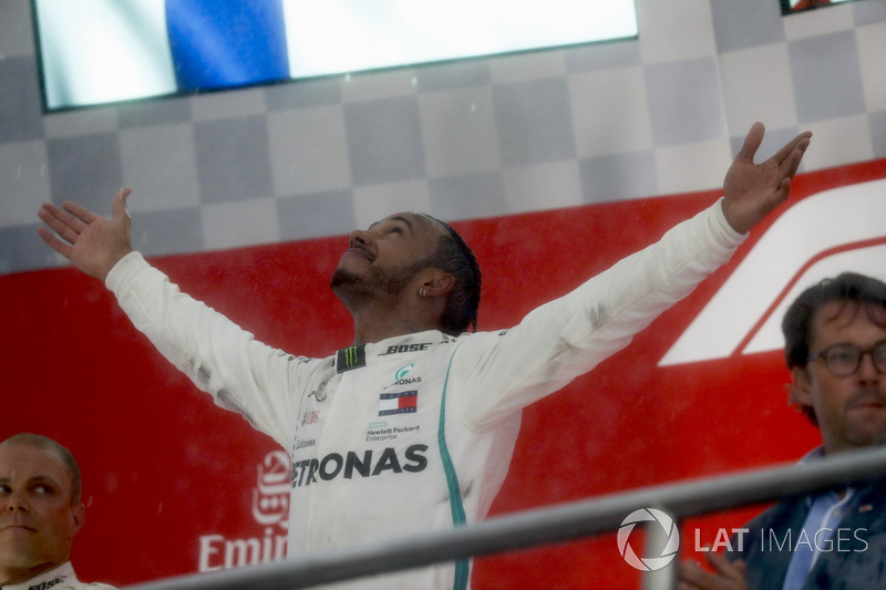 Lewis Hamilton, Mercedes AMG F1, y Valtteri Bottas, Mercedes AMG F1