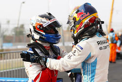 Le vainqueur Felix Rosenqvist, Mahindra Racing, le deuxième Sébastien Buemi, Renault e.Dams