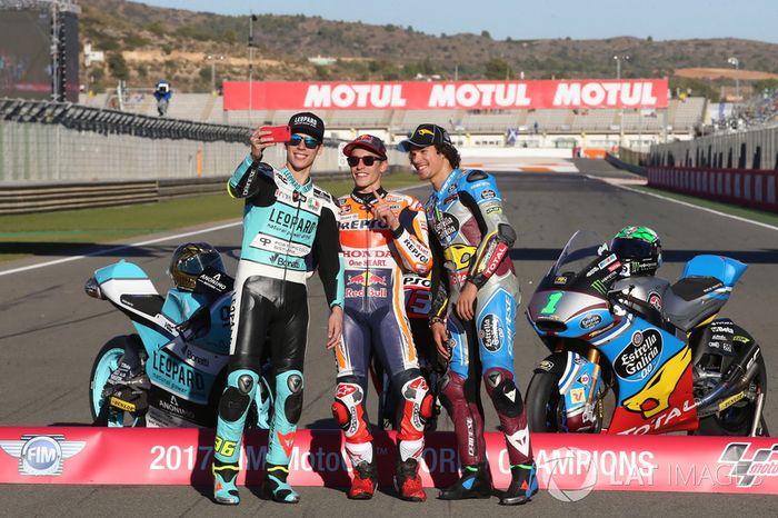 Los campeones de las tres categorías: Moto3 campeón Joan Mir, Leopard Racing MotoGP campeón Marc Márquez, Repsol Honda Team, Moto2 campeón, Franco Morbidelli, Marc VDS