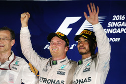 Podium: Sieger Nico Rosberg, Mercedes AMG F1; 3. Lewis Hamilton, Mercedes AMG F1