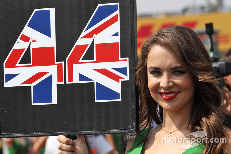 Chica de la parrilla de Lewis Hamilton, Mercedes AMG F1