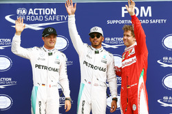 Top-drie kwalificatie: Nico Rosberg, Mercedes AMG F1; Lewis Hamilton, Mercedes AMG F1 en Sebastian