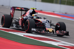 Карлос Сайнс мл., Scuderia Toro Rosso STR11
