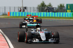 Lewis Hamilton, Mercedes AMG F1 W07 Hybrid