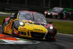 #76 IMSA Performance, Porsche 911 GT3 R: Raymond Narac, Thierry Cornac, Maxime Jousse