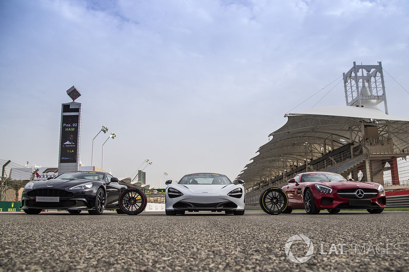 Pirelli Hot Laps cars on the grid