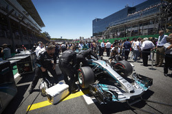 The Mercedes team prepare the car of Valtteri Bottas, Mercedes AMG F1 W08