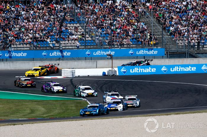 Gary Paffett Mercedes-AMG Team HWA, Mercedes-AMG C63 DTM leads