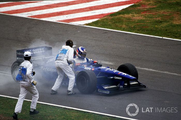 Olivier Panis, Prost AP01para con un motor quemado