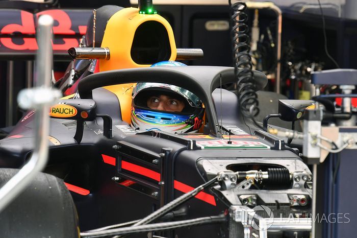 Daniel Ricciardo, Red Bull Racing RB13 y el halo