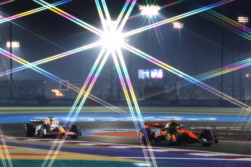 Lando Norris, McLaren, Isack Hadjar, Racing Bulls Team