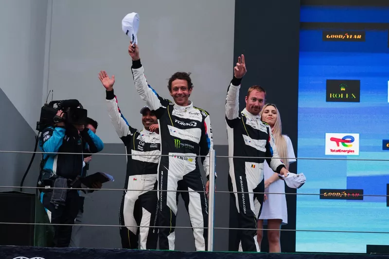 Podio GT: #46 Team WRT BMW M4 LMGT3: Ahmad Al Harthy, Valentino Rossi, Maxime Martin