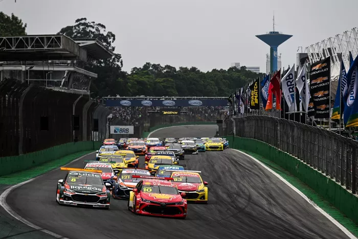 Largada da Stock Car em Interlagos