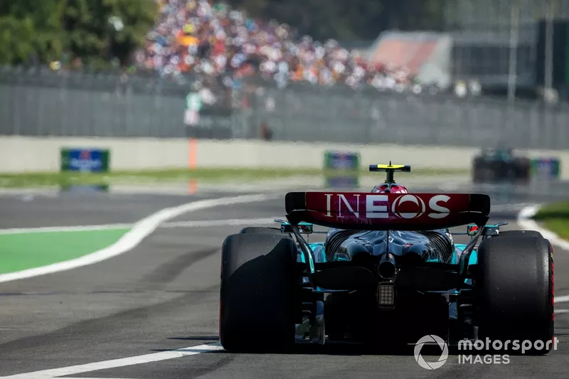 Andrea Kimi Antonelli, Mercedes F1 W15, quitte la voie des stands 