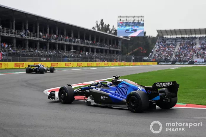 Nicholas Latifi, Williams FW44, Alex Albon, Williams FW44