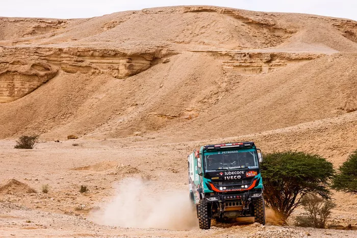 #524 Petronas Team De Rooy Iveco: Mitchel Van Den Brink, Rijk Mouw, Bert Donkelaar
