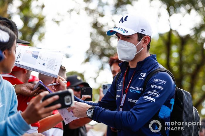 Nicholas Latifi, Williams Racing, con aficionados