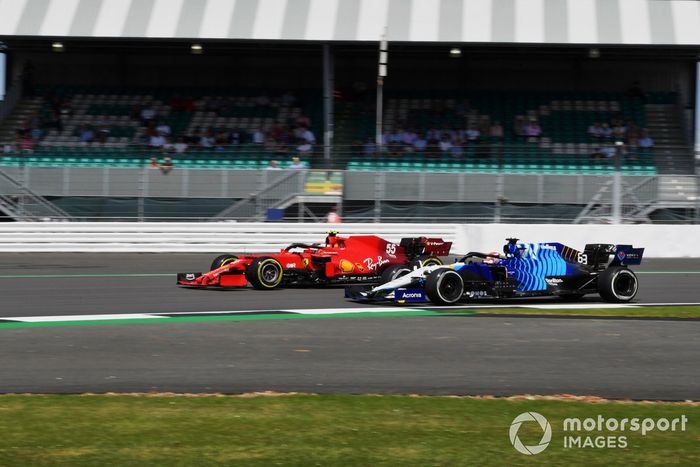 George Russell, Williams FW43B, Carlos Sainz Jr., Ferrari SF21