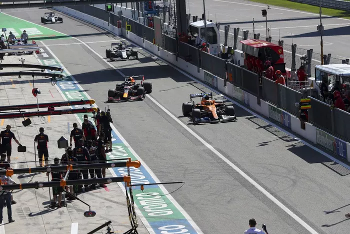 Lando Norris, McLaren MCL35, Max Verstappen, Red Bull Racing RB16, Pierre Gasly, AlphaTauri AT01, Daniil Kvyat, AlphaTauri AT01