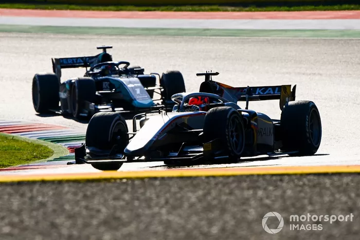 Nikita Mazepin, Hitech Grand Prix, precede Juri Vips, Dams