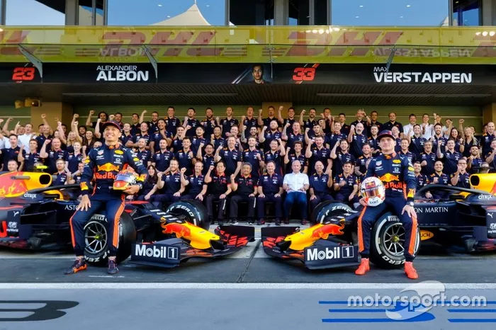 Red Bull Racing Team, Alexander Albon, Max Verstappen