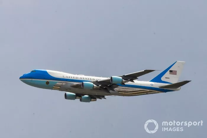 El Air Force One llega a Daytona con el Presidente Donald Trump.