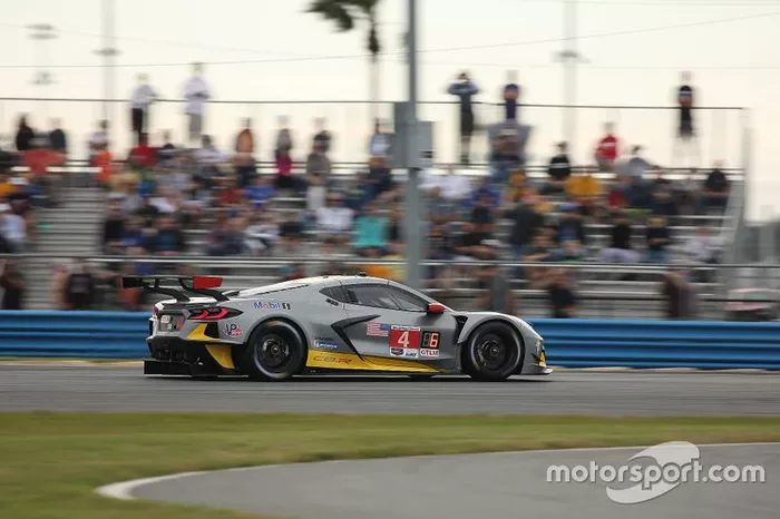 #4 Corvette Racing Corvette C8.R: Oliver Gavin, Tommy Milner, Marcel Fässler