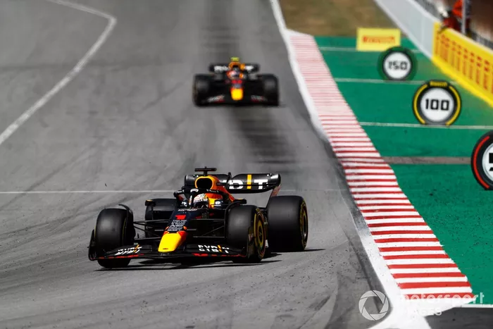 Max Verstappen, Red Bull Racing RB18, Sergio Pérez, Red Bull Racing RB18 