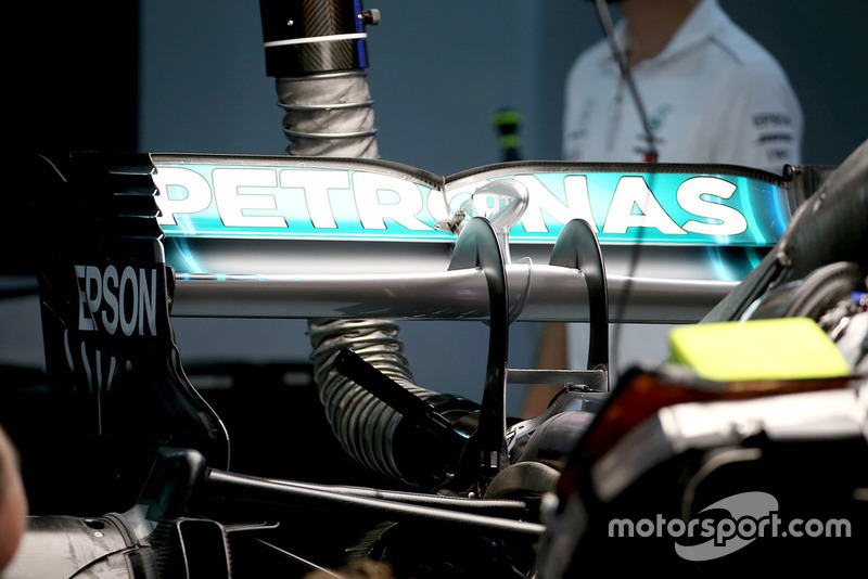 Mercedes AMG F1 W09 achtervleugel