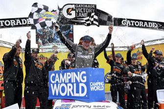 Race winner Johnny Sauter, GMS Racing, Chevrolet Silverado