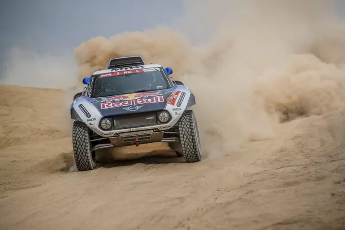 #300 X-Raid Mini JCW Team: Carlos Sainz, Lucas Cruz