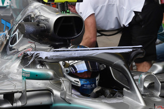 Valtteri Bottas, Mercedes-AMG F1 W09 with halo aero paint