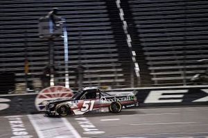 Race Winner Kyle Busch, Kyle Busch Motorsports, Toyota Tundra