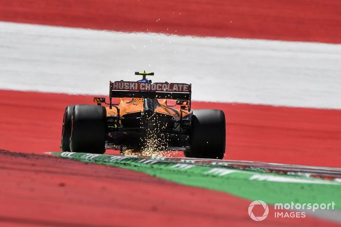 Lando Norris, McLaren MCL35 sacando chispas