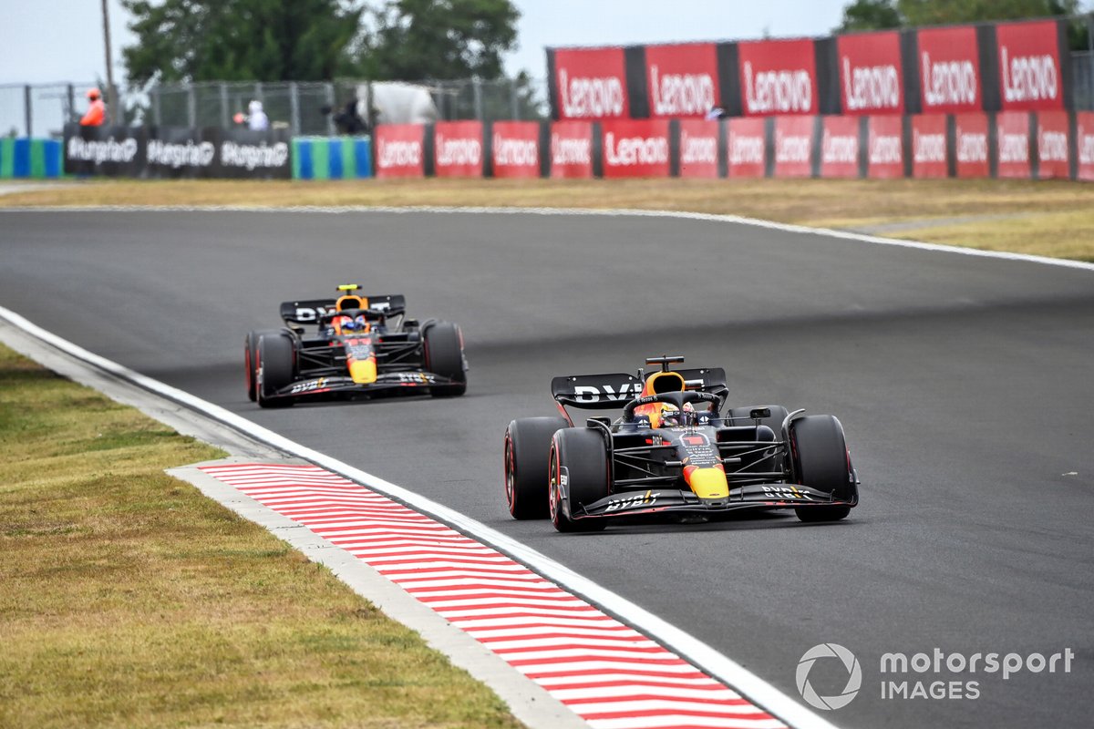 Max Verstappen, Red Bull Racing RB18, Sergio Pérez, Red Bull Racing RB18