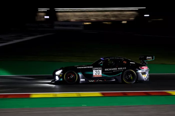 #20 SPS automotive performance Mercedes-AMG GT3: George Kurtz, Valentin Pierburg, Ian Loggie, Reema Juffali