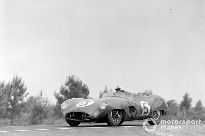 #5 David Brown Racing, Aston Martin DBR1/300: Carroll Shelby, Roy Salvadori