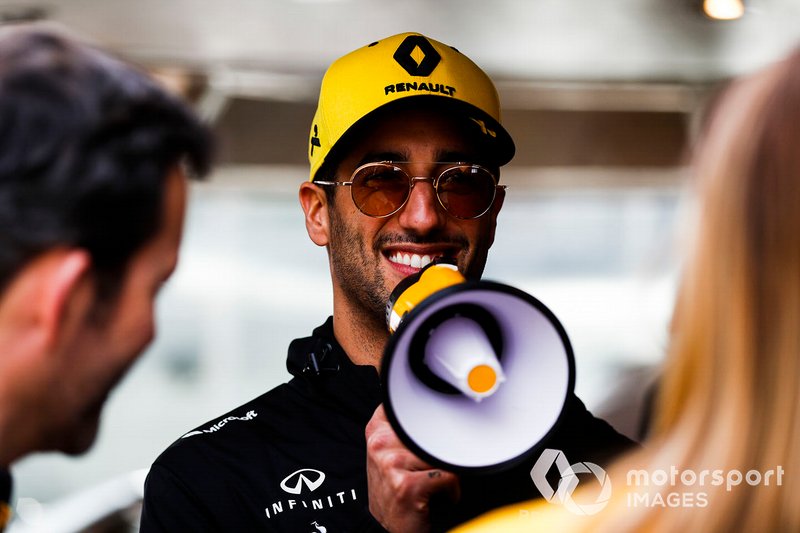 Daniel Ricciardo, Renault, camino al evento de la Federation Square