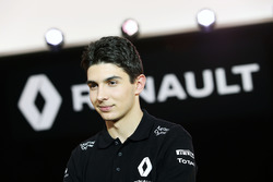 Эстебан Окон, Renault F1 Team