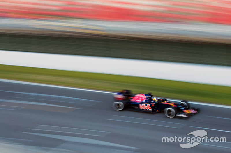 Carlos Sainz Jr, Scuderia Toro Rosso STR11