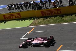 Sergio Pérez, Sahara Force India VJM10 cruza la línea de meta