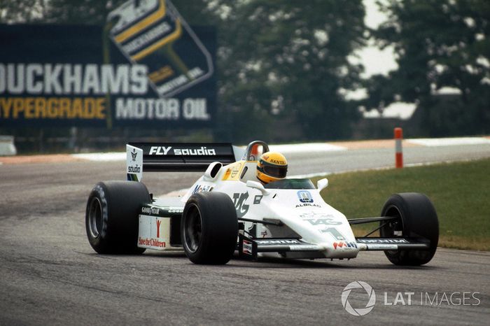 Ayrton Senna prueba el  Williams FW08C por primera vez