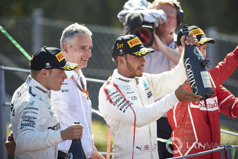 Lewis Hamilton foi o vencedor do GP da Itália, seguido de Valtteri Bottas e Sebastian Vettel. O inglês agora é o novo líder do campeonato, com 3 pontos a mais que o alemão.
