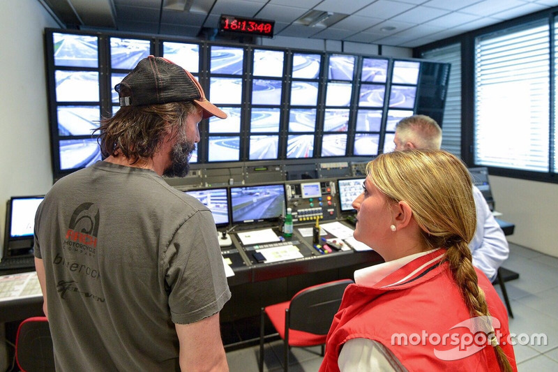 Keanu Reeves en el Control carrera de Mugello