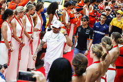 Льюіс Хемілтон, Mercedes AMG F1, Серхіо Перес, Force India, на параді пілотів