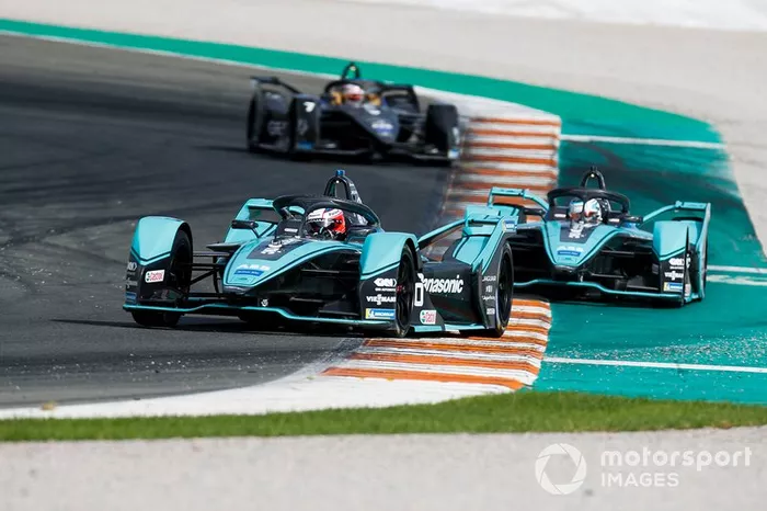 Mitch Evans, Jaguar Racing, Jaguar I-Type 4 leds James Calado, Jaguar Racing, Jaguar I-Type 4 