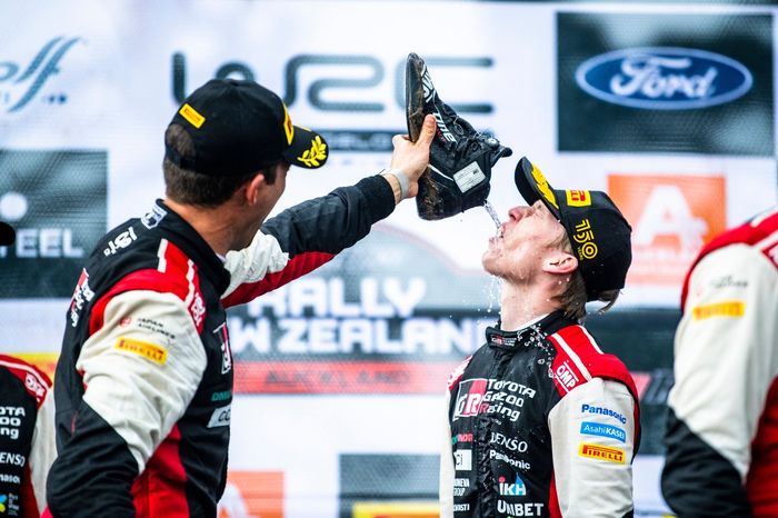 Podio: Sebastien Ogier, Toyota Gazoo Racing WRT, Kalle Rovanpera, Toyota Gazoo Racing WRT